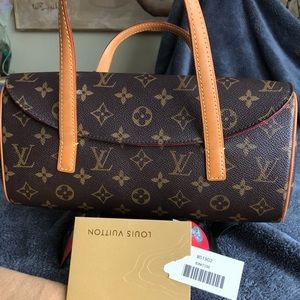 Louis Vuitton M51902 purse
